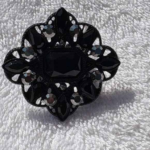 Gothic Black Ornate Rhinestone Statement Ring - Stretchy & Adjustable - Picture 4 of 14